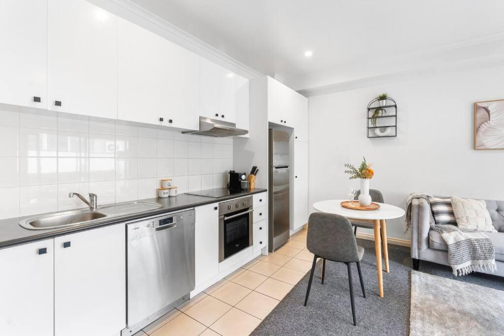 Cozy 1 Bedder In St Kilda With Balcony Appartement Melbourne Buitenkant foto