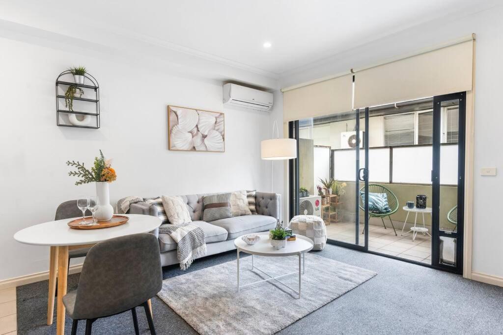 Cozy 1 Bedder In St Kilda With Balcony Appartement Melbourne Buitenkant foto