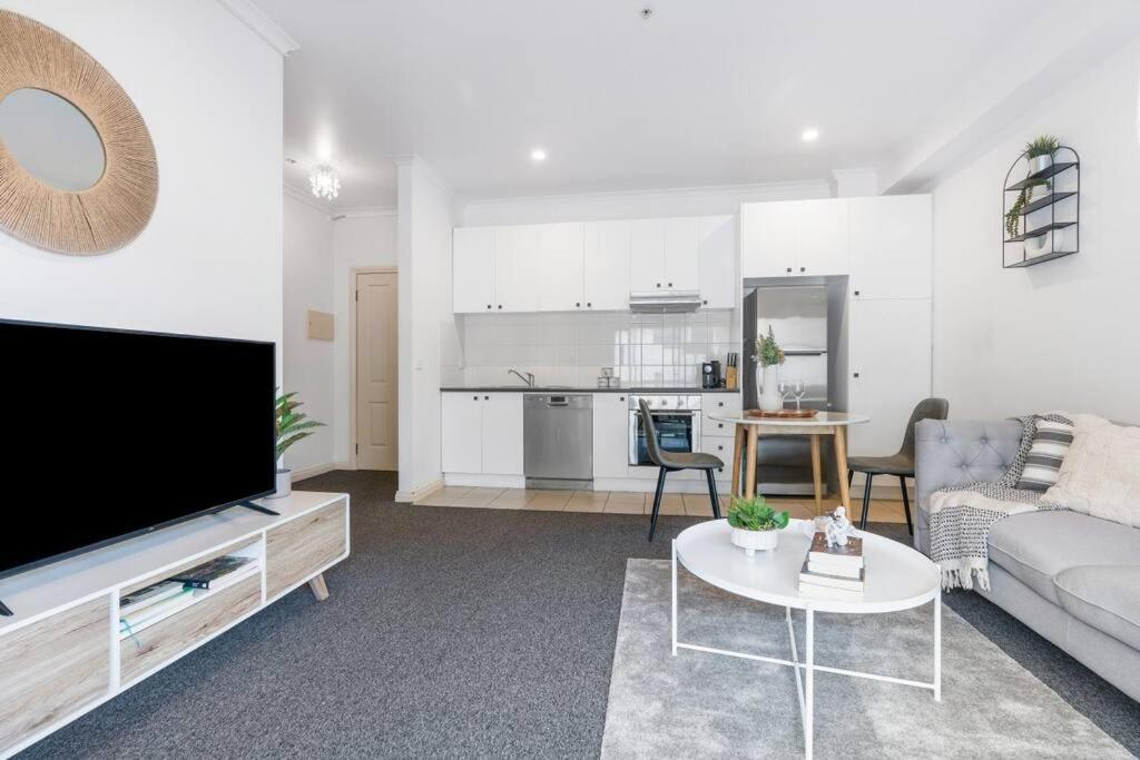 Cozy 1 Bedder In St Kilda With Balcony Appartement Melbourne Buitenkant foto