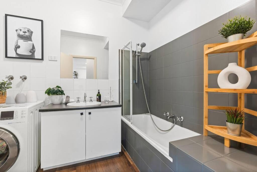 Cozy 1 Bedder In St Kilda With Balcony Appartement Melbourne Buitenkant foto